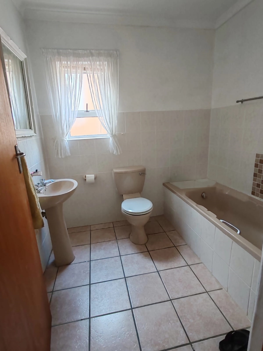 3 Bedroom Property for Sale in De Kelders Western Cape
